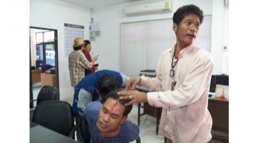 ตำรวจปทุมธานี รวบโจรทุบตู้โชว์ร้านขายโทรศัพท์ได้แล้ว ขยายผลก่อเหตุมาหลายที่ ตำรวจปทุมธานี รวบโจรทุบตู้โชว์ร้านขายโทรศัพท์ได้แล้ว ขยายผลก่อเหตุมาหลายที่