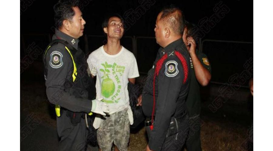 ตำรวจทางหลวงอยุธยาไล่สกัดจับรถกระบะที่ถูกคนร้ายลักมาจากสระบุรีก่อนขับหนีข้ามจังหวัดมาจนมุมที่ปทุมธานี ตำรวจทางหลวงอยุธยาไล่สกัดจับรถกระบะที่ถูกคนร้ายลักมาจากสระบุรีก่อนขับหนีข้ามจังหวัดมาจนมุมที่ปทุมธานี