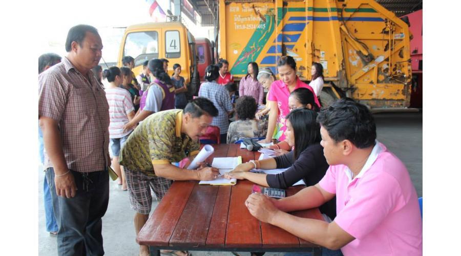 เทศบาลตำบลบางพูน มอบเงินช่วยเหลือ ผู้ประสบภัยน้ำท่วม หมู่1, หมู่2, หมู่5 จากเหตุอุทกภัย ปี 2556 เทศบาลตำบลบางพูน มอบเงินช่วยเหลือ ผู้ประสบภัยน้ำท่วม หมู่1, หมู่2, หมู่5 จากเหตุอุทกภัย ปี 2556